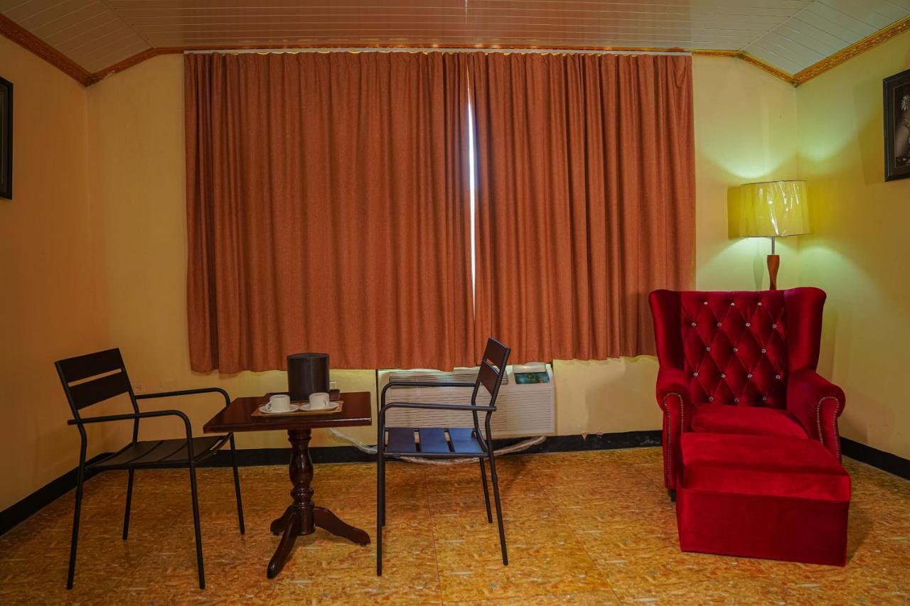 Metro Hotel Couva Luaran gambar