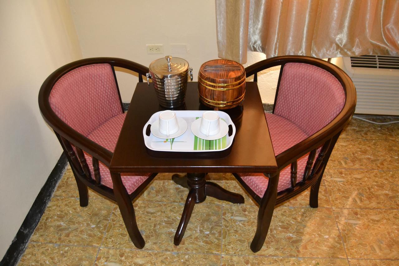 Metro Hotel Couva Luaran gambar